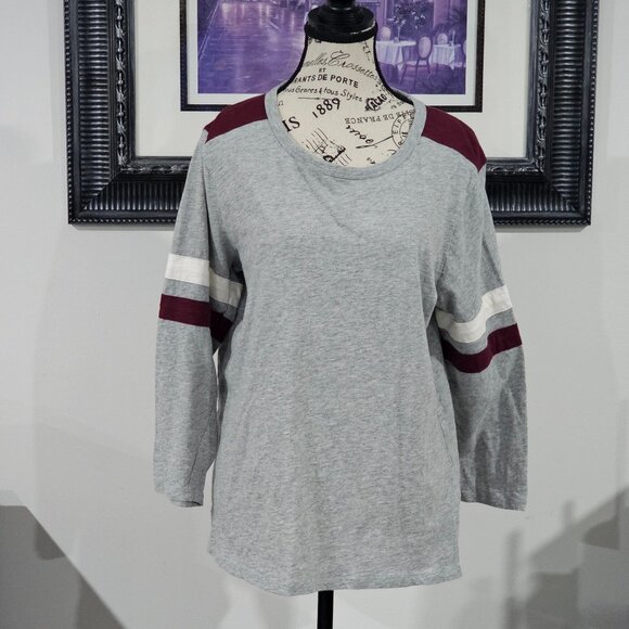 Old Navy t shirt long sleeve Color Gray Red Patches on Shoulder and arms - Picture 1 of 3